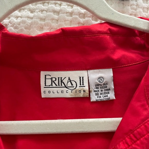 Button up. - Picture 2 of 3